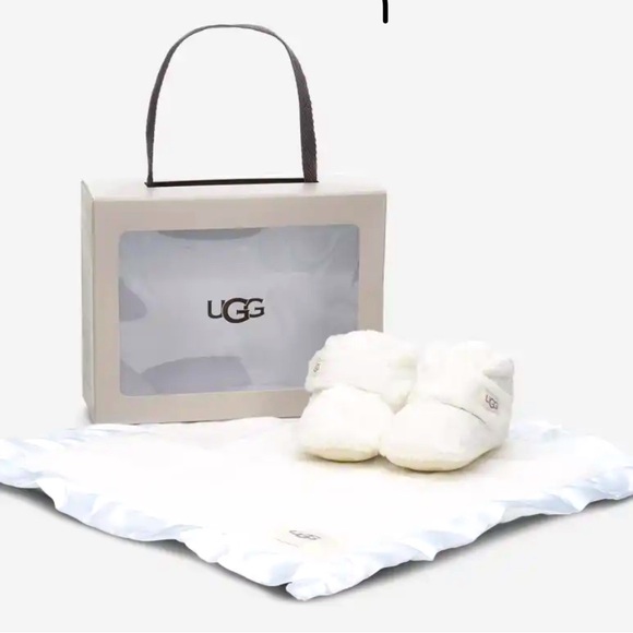 UGG New in box Baby's Two-Piece Bixbee and Lovey Gift Set (white only ) - Picture 1 of 4